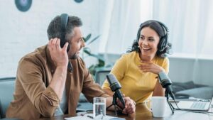 Deux podcasteurs